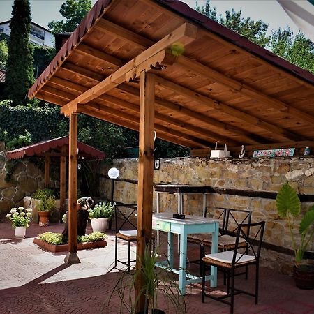 Hotel Bilyana Lovecs Kültér fotó