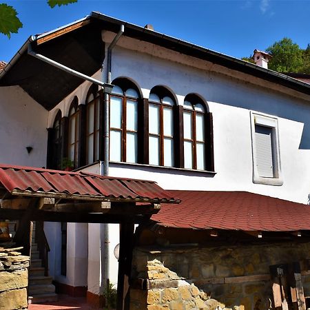 Hotel Bilyana Lovecs Kültér fotó