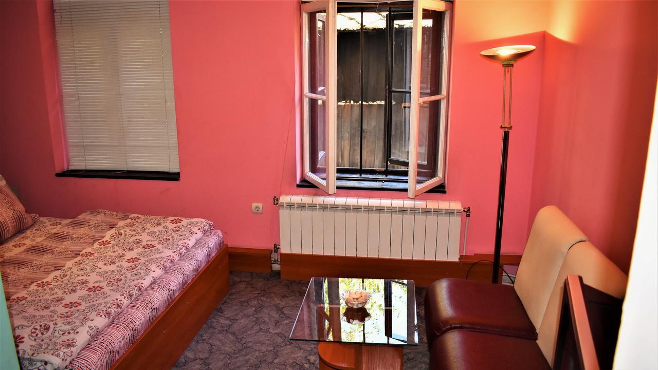 Hotel Bilyana Lovecs Kültér fotó