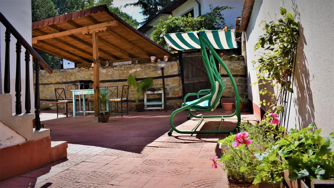 Hotel Bilyana Lovecs Kültér fotó
